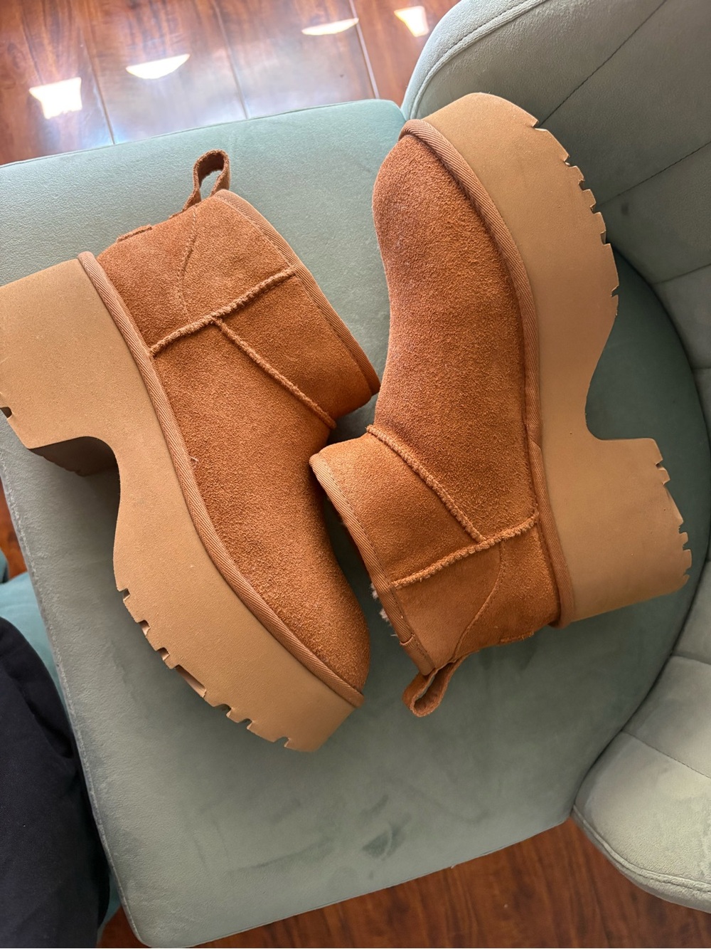 UGG Women's Classic Ultra Mini New Heights Boots Size 9 Womens Chestnut Brown - Picture 2 of 7